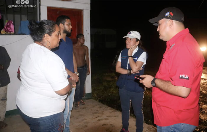brigada-medica-visita-familias-afectadas-por-iota